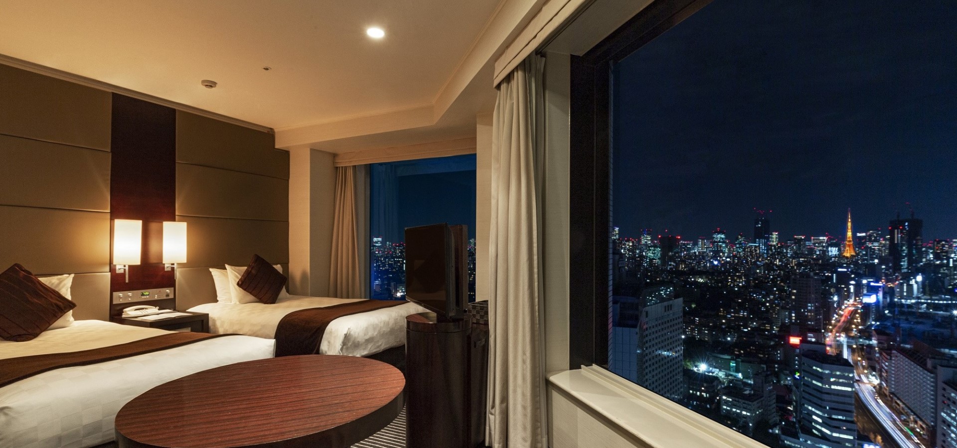 Premier Corner Twin Room (35th–37th Floors) Main Tower , Accommodation ...